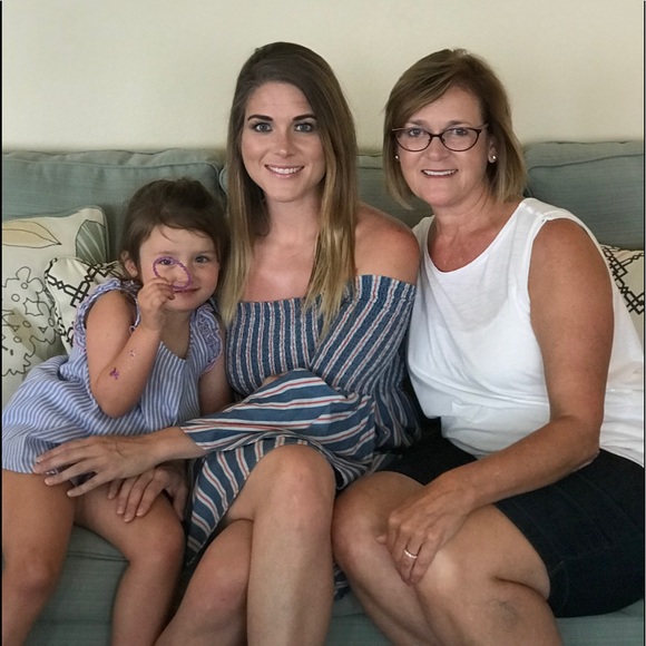 Meet your Posher, Alma - Picture 1 of 15